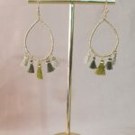 עגיל אליפסה עם פרנזים-ירוק