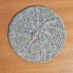 ברט סרוג-חום בהיר צבעוני