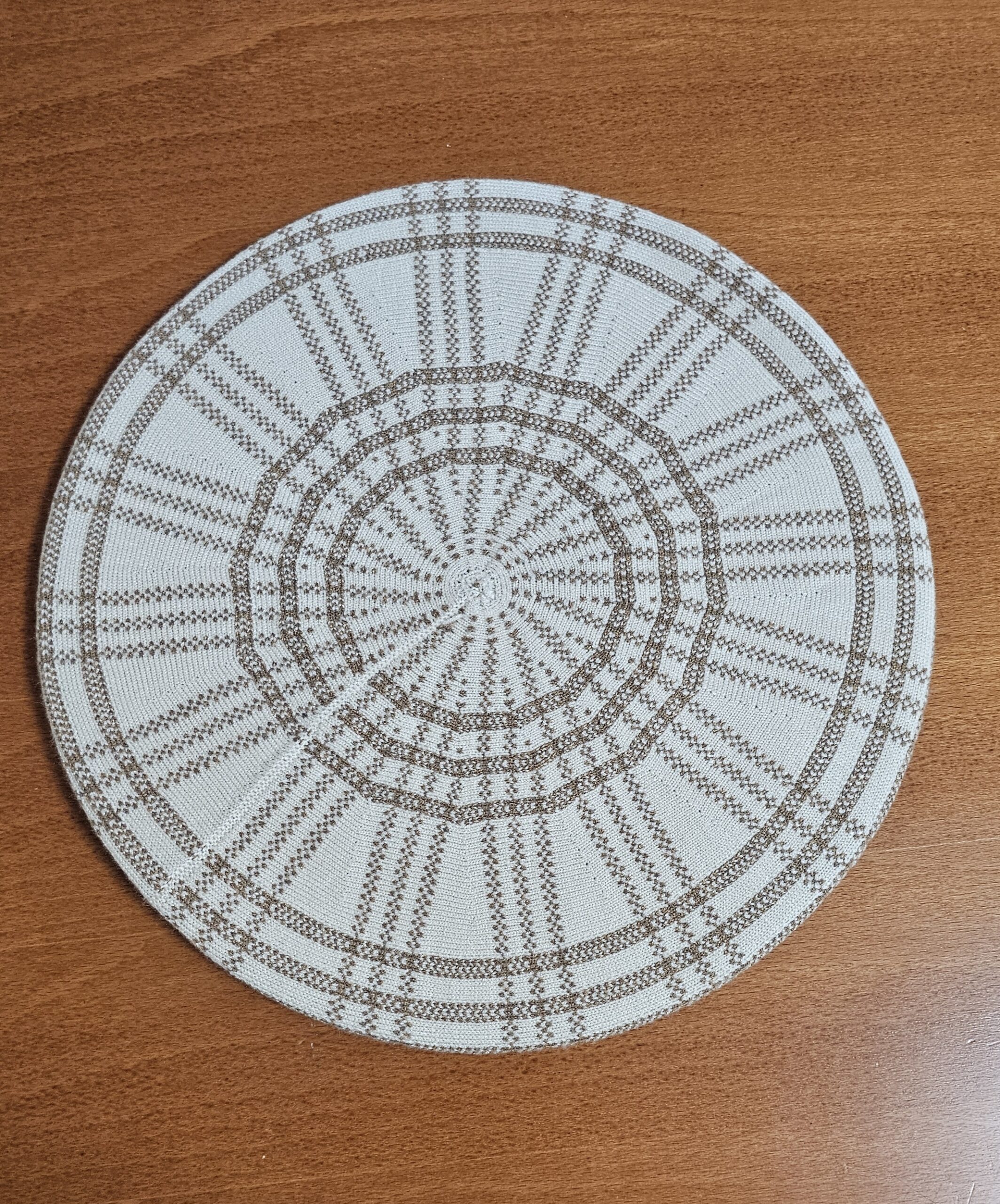 20251027_011529 ברט דגם מיאל - לבן ובז' – תמונה 1