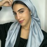 מרובע משי חלק - אפור בהיר
