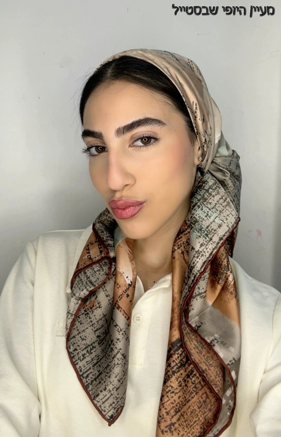IMG-20260520-WA0239 מרובע משי לין - פס חום שוקולד – תמונה 1